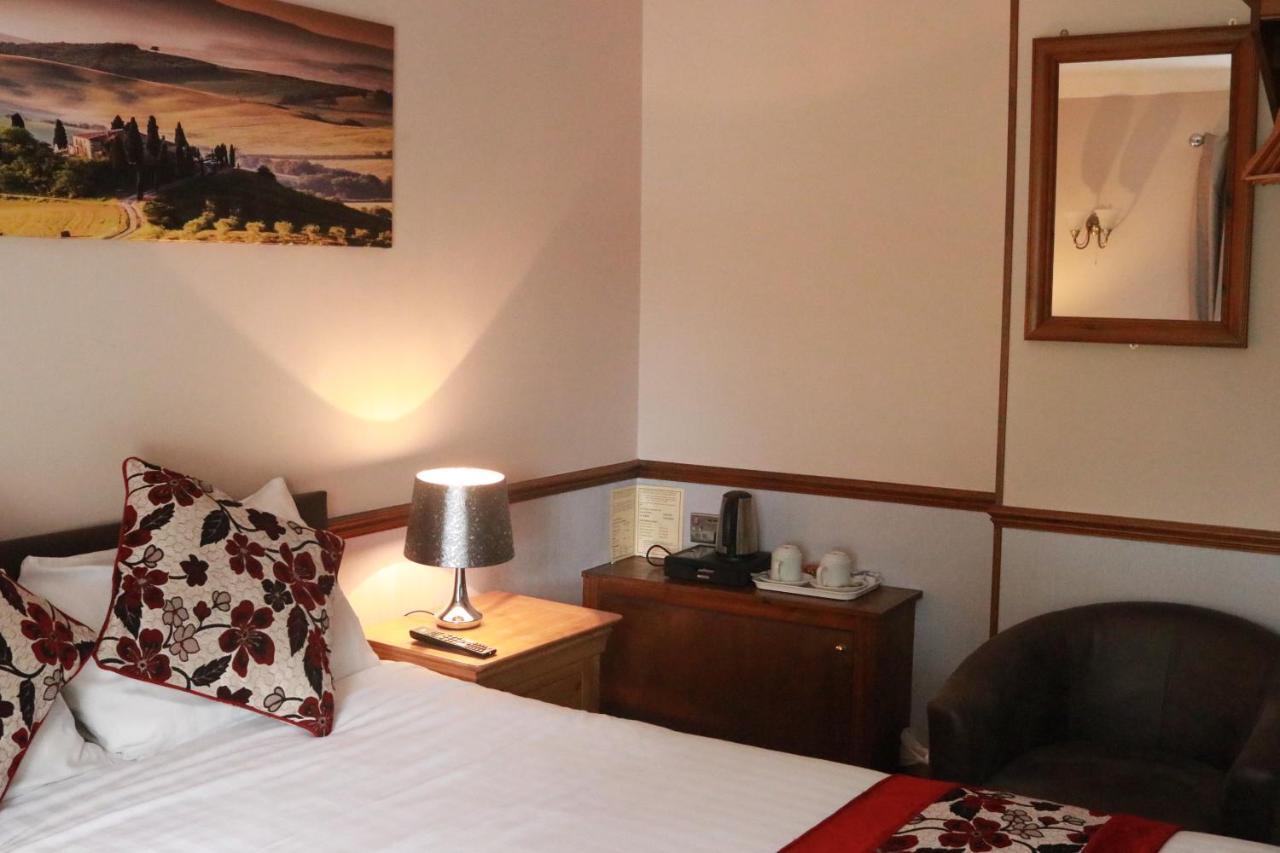 Lion And Fiddle Hotel Trowbridge Luaran gambar